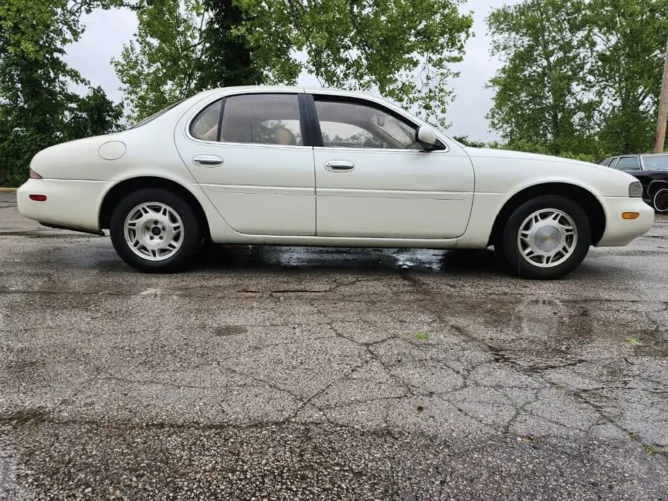 1995 Infiniti J30 - Image 5 of 6