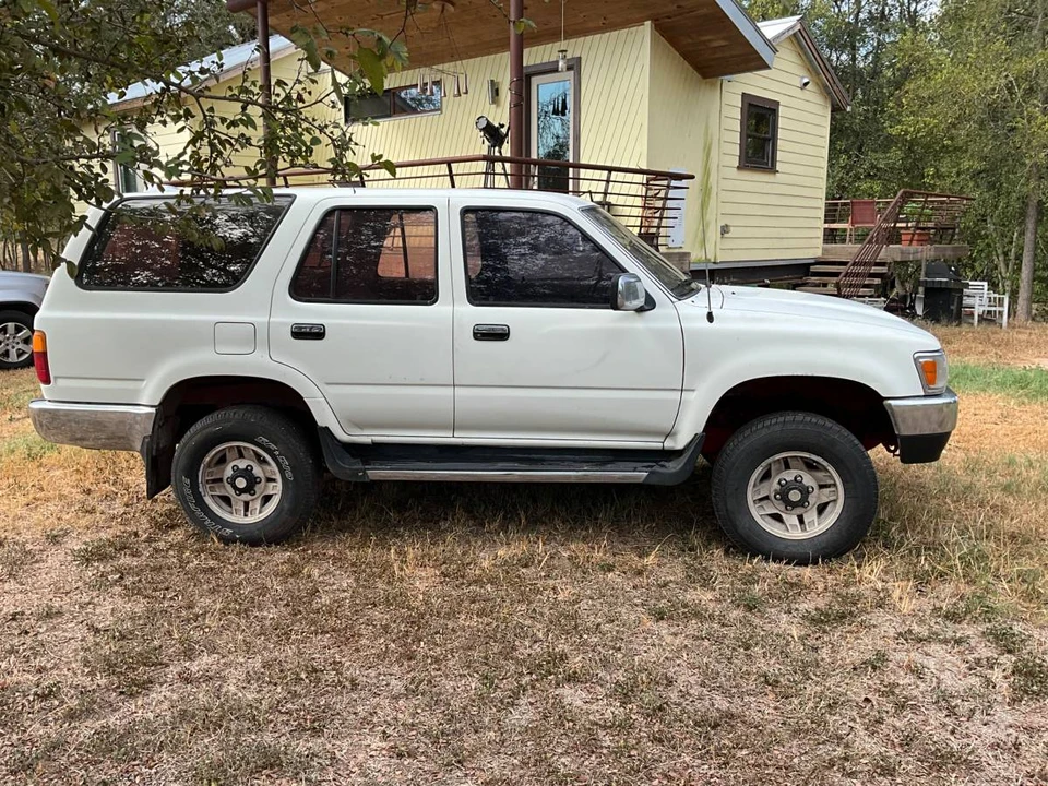 1995 Toyota 4Runner 2nd Gen - Image 5 of 9