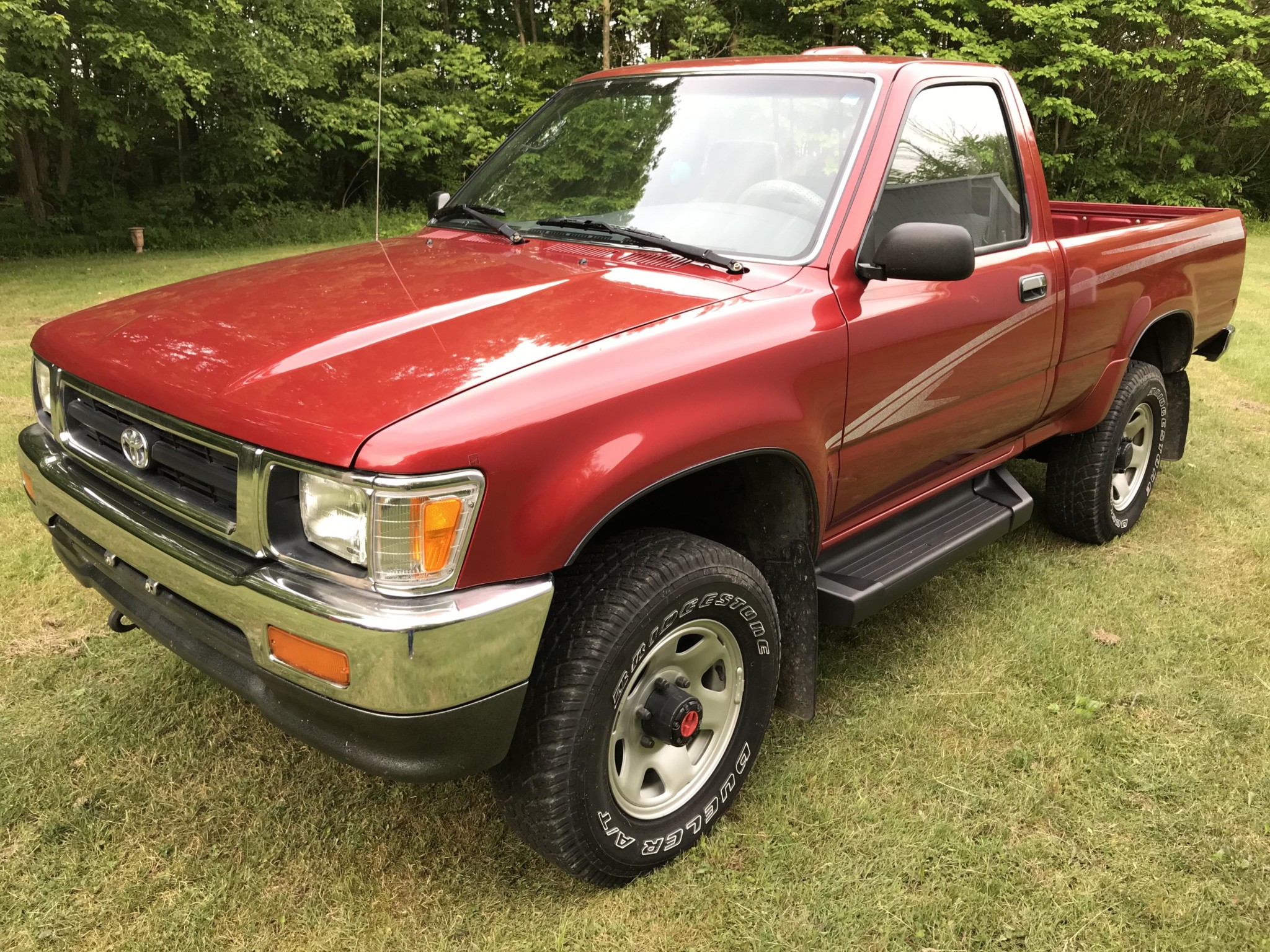 17k-Mile 1995 Toyota 4×4 Pickup 5-Speed