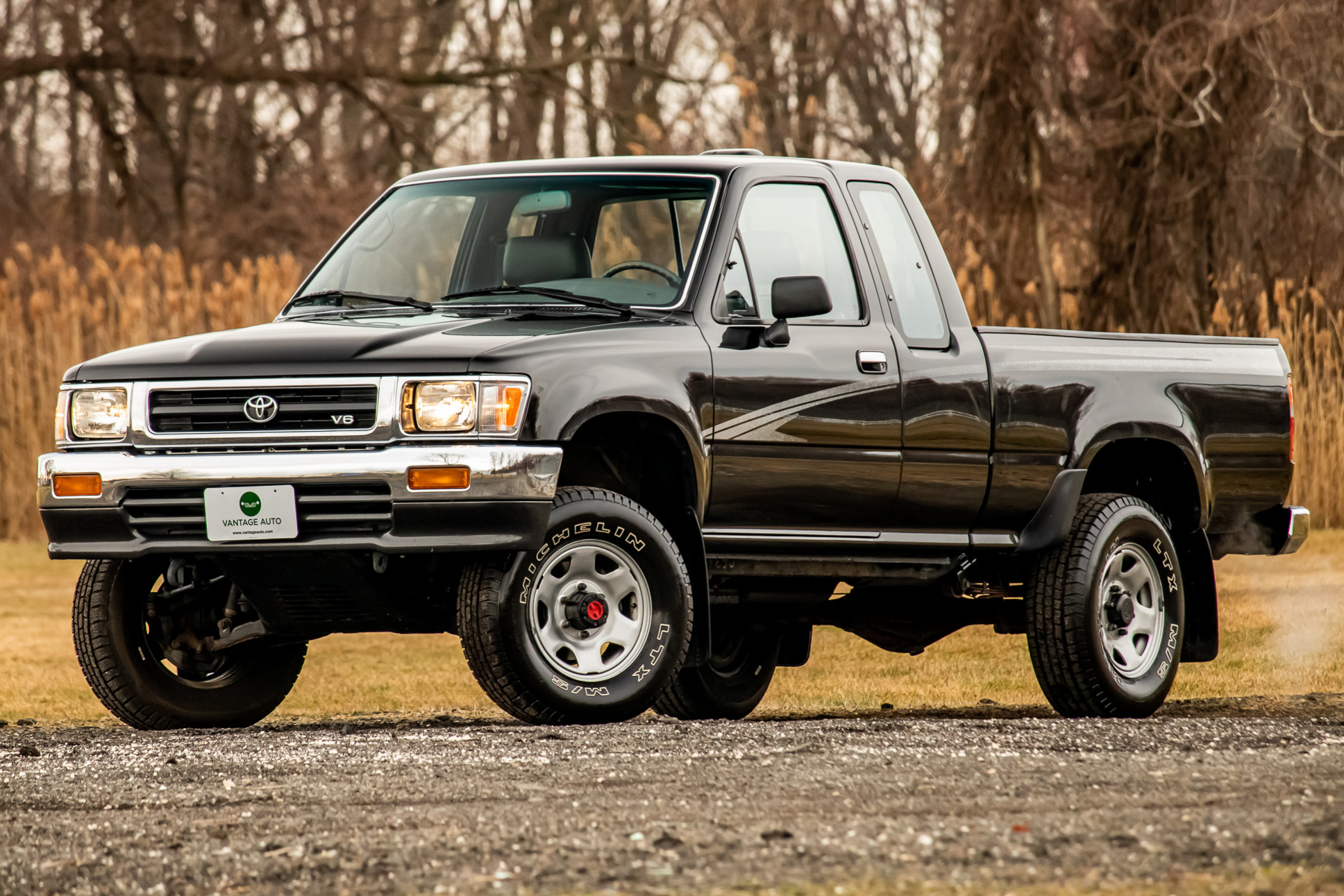 25k-Mile 1995 Toyota Pickup Xtracab DX V6 4×4