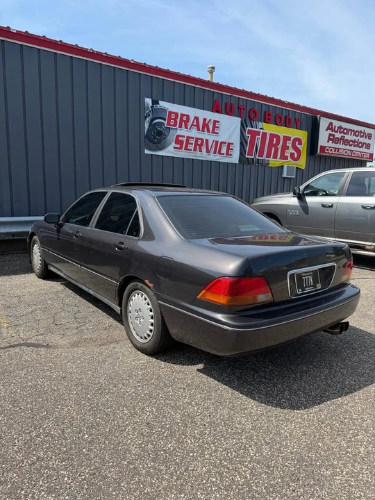 1996 Acura RL 1st Gen - Image 9 of 12