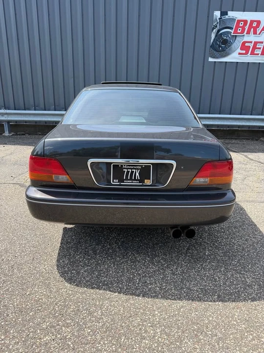 1996 Acura RL 1st Gen - Image 11 of 12