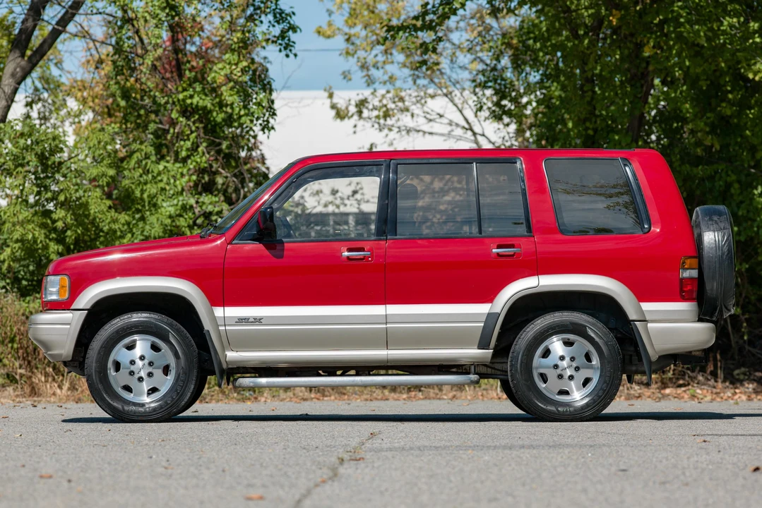 1996 Isuzu Trooper - Image 7 of 31