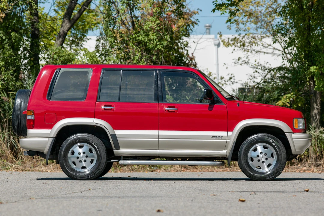 1996 Isuzu Trooper - Image 17 of 31