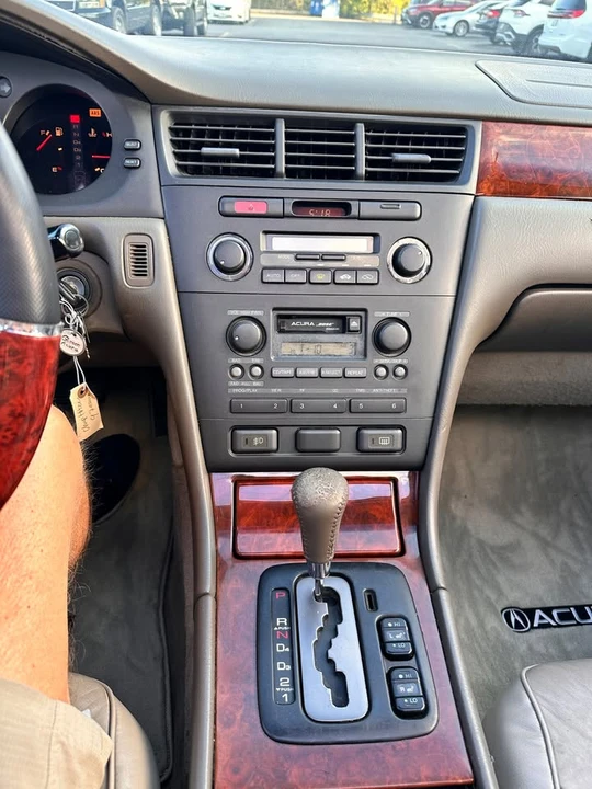 1996 Acura RL 1st Gen - Image 16 of 18