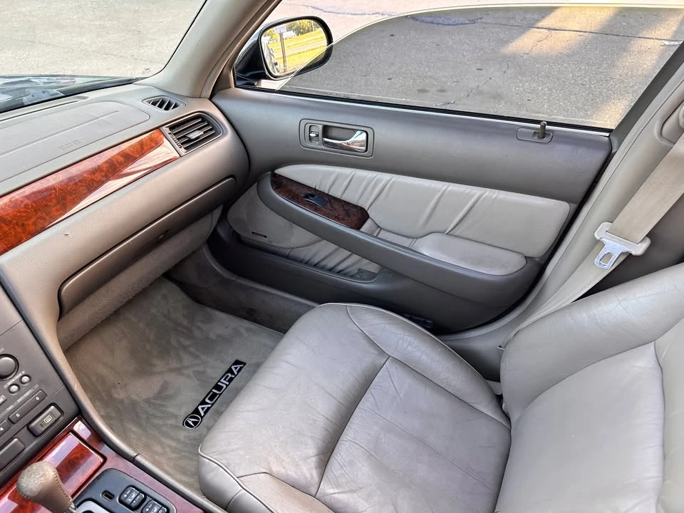 1996 Acura RL 1st Gen - Image 15 of 18