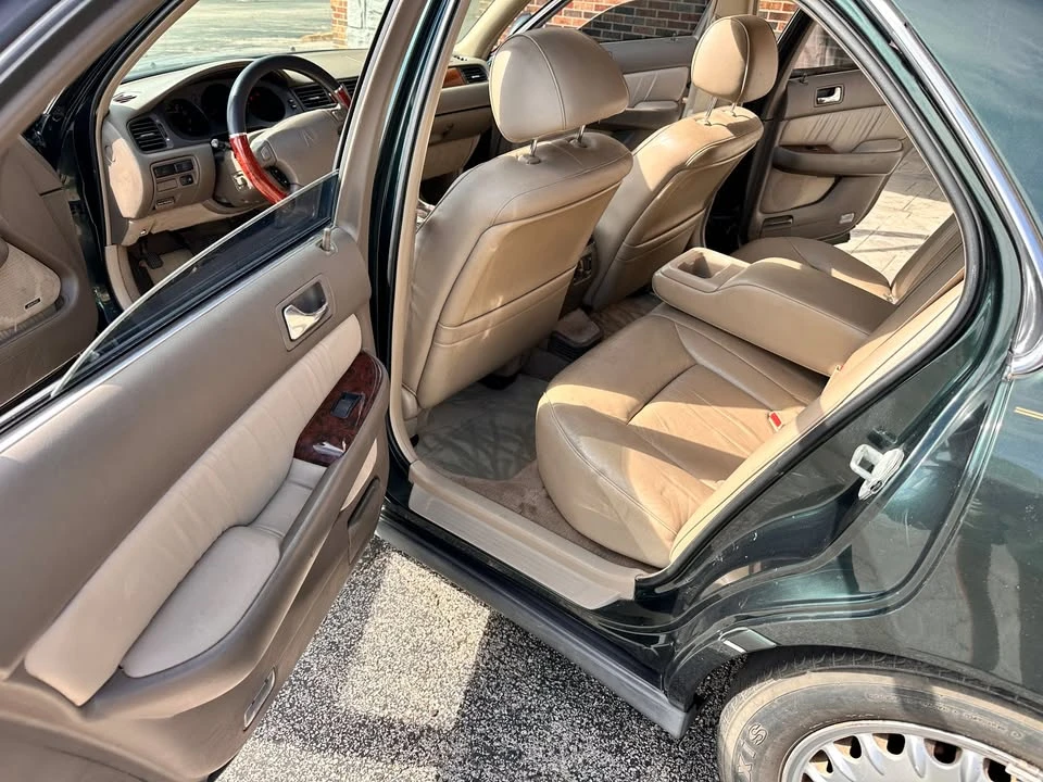 1996 Acura RL 1st Gen - Image 10 of 18