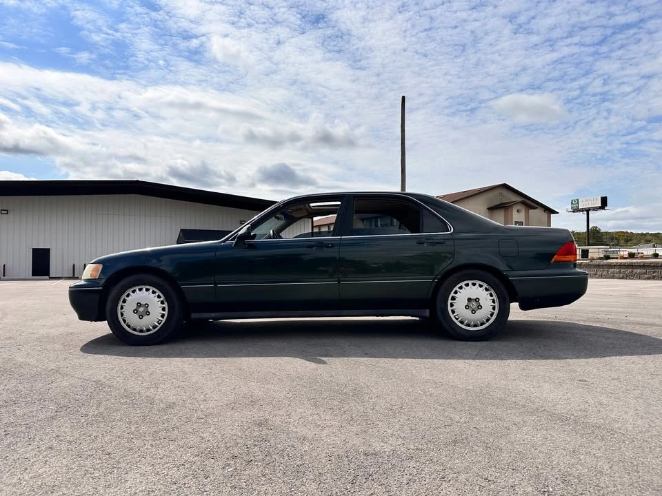 1996 Acura RL 1st Gen - Image 3 of 18