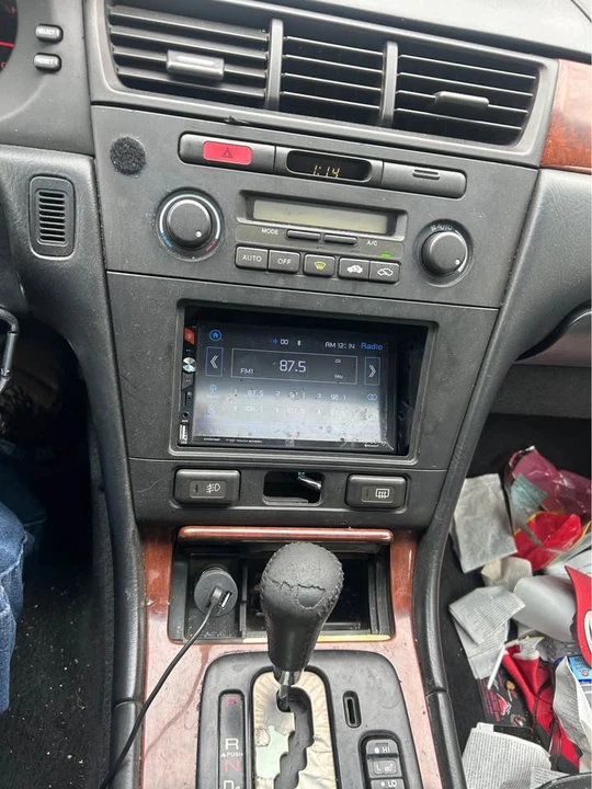 1996 Acura RL 1st Gen - Image 4 of 11