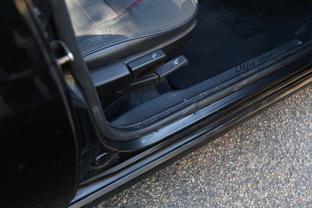 1996 Alfa Romeo 155 - Image 25 of 30