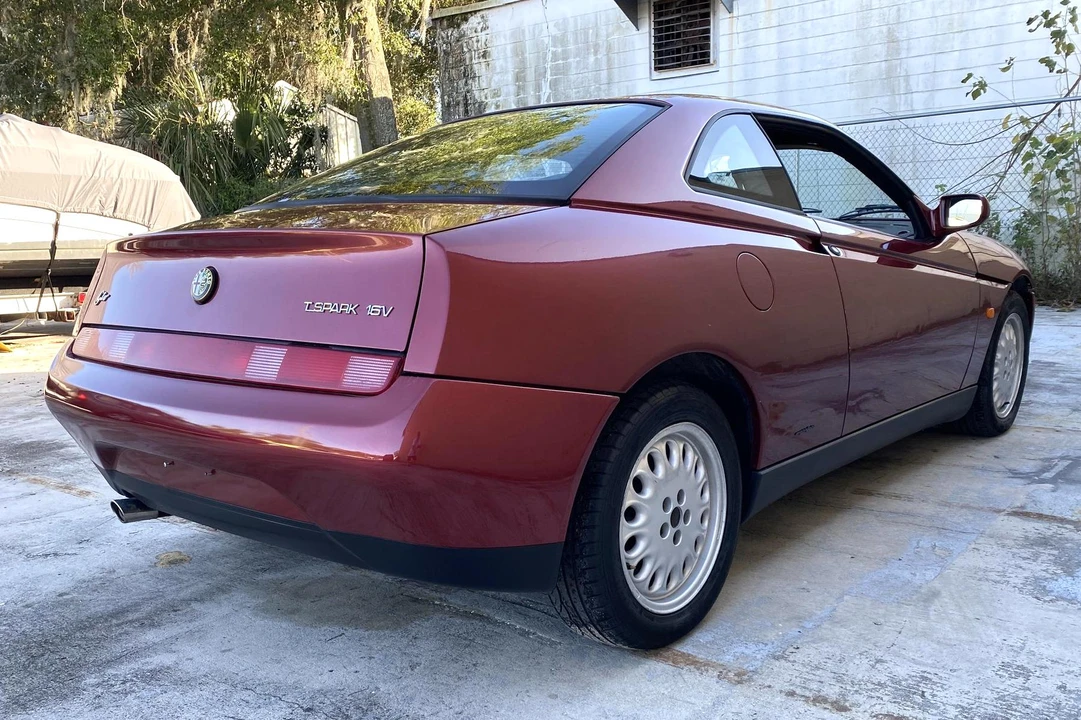 1996 Alfa Romeo 916 GTV & Spider - Image 4 of 11