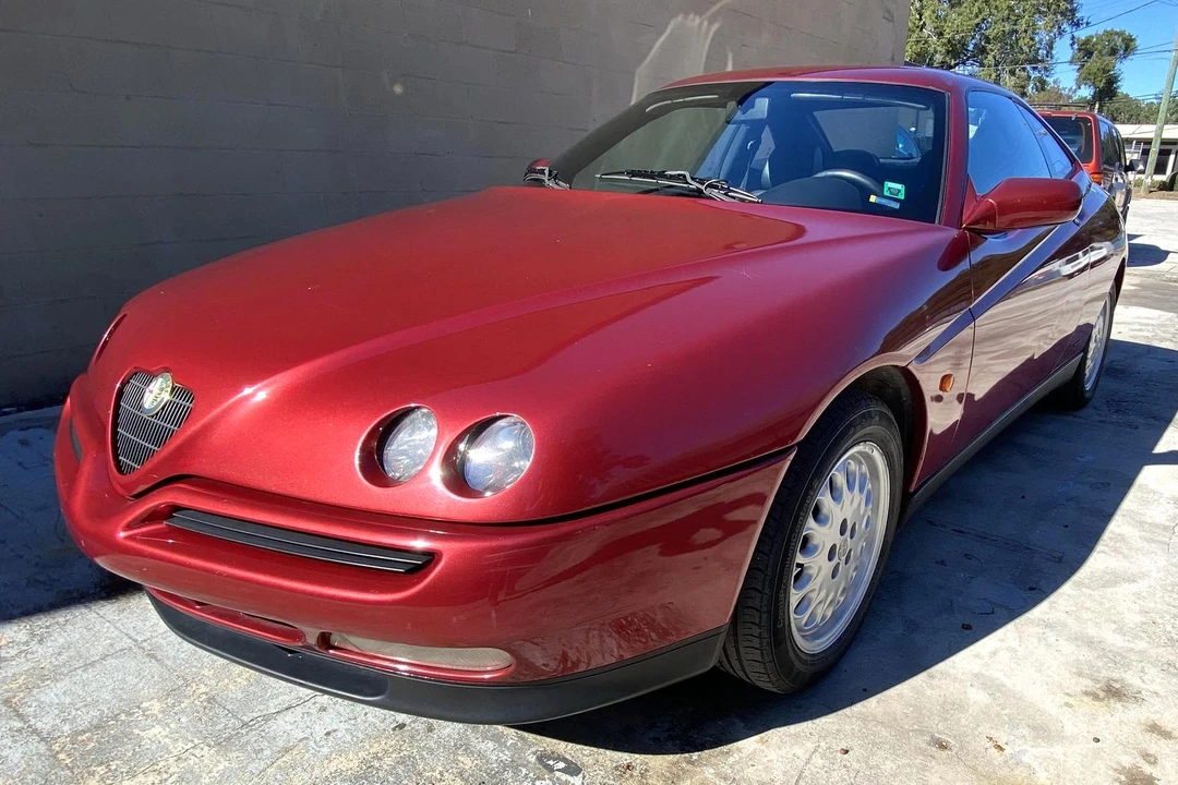 1996 Alfa Romeo 916 GTV & Spider - Image 6 of 11