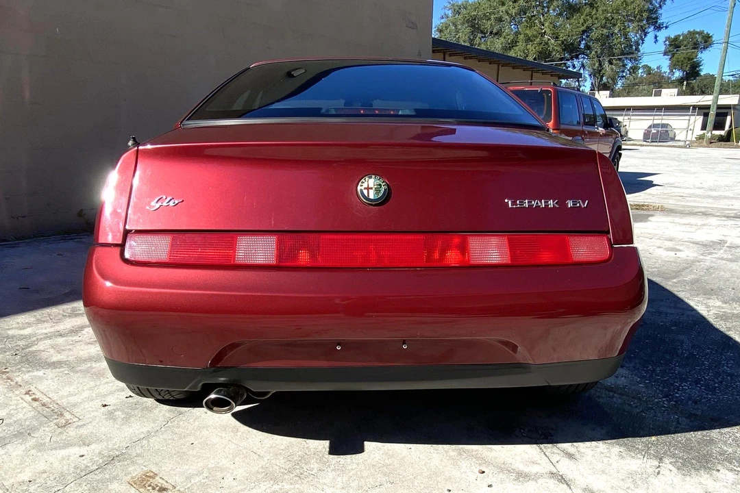 1996 Alfa Romeo 916 GTV & Spider - Image 8 of 11