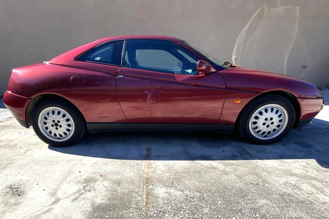 1996 Alfa Romeo 916 GTV & Spider - Image 9 of 11