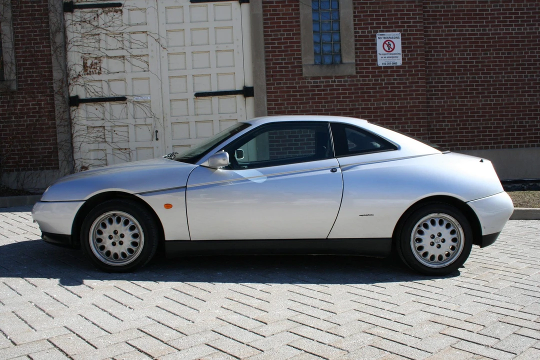 1996 Alfa Romeo 916 GTV & Spider - Image 2 of 31