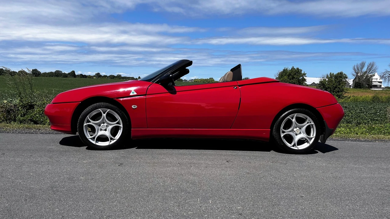 1996 Alfa Romeo 916 GTV & Spider - Image 8 of 31