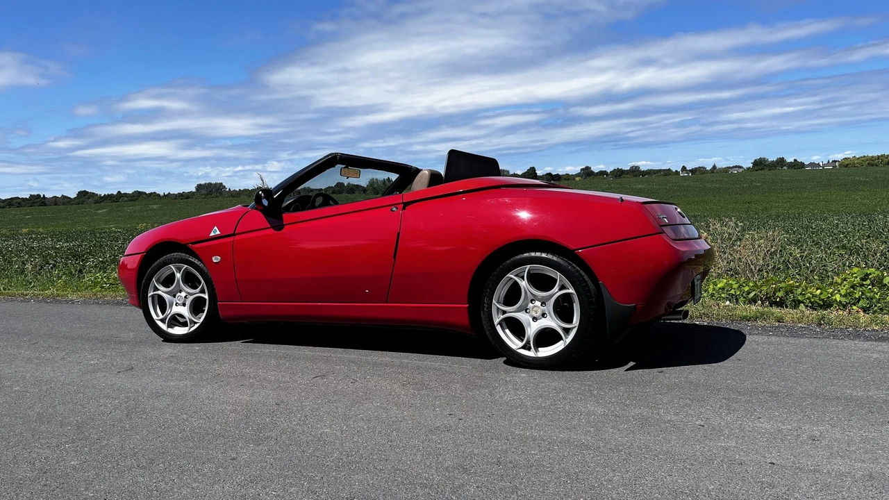1996 Alfa Romeo 916 GTV & Spider - Image 9 of 31