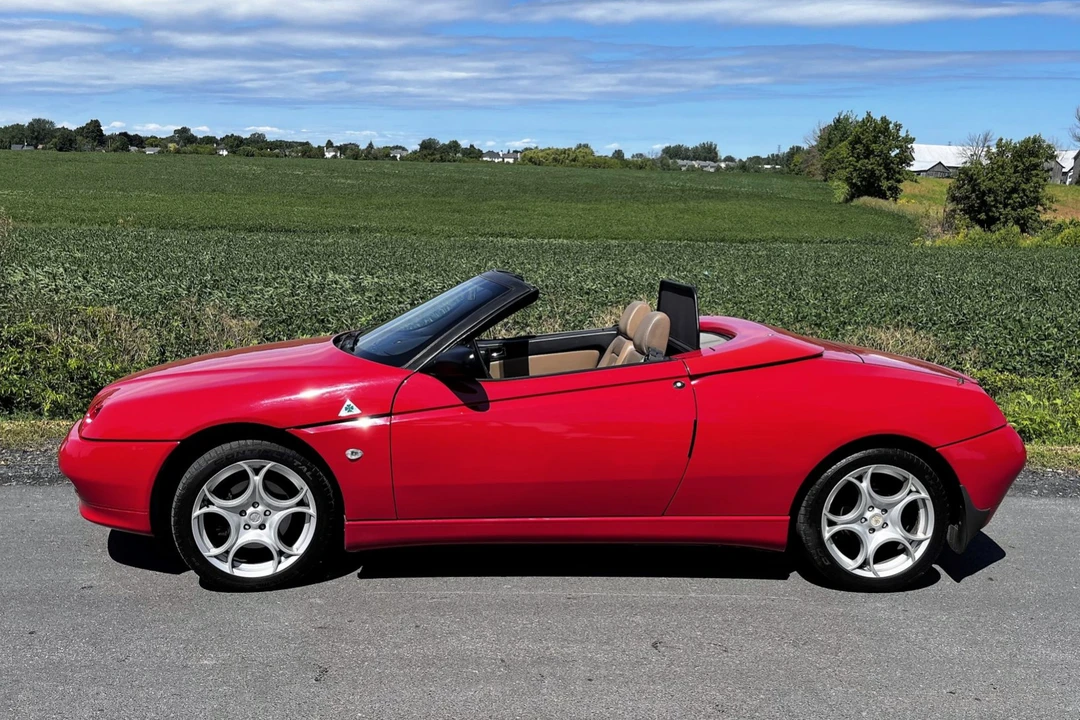 1996 Alfa Romeo 916 GTV & Spider - Image 7 of 31
