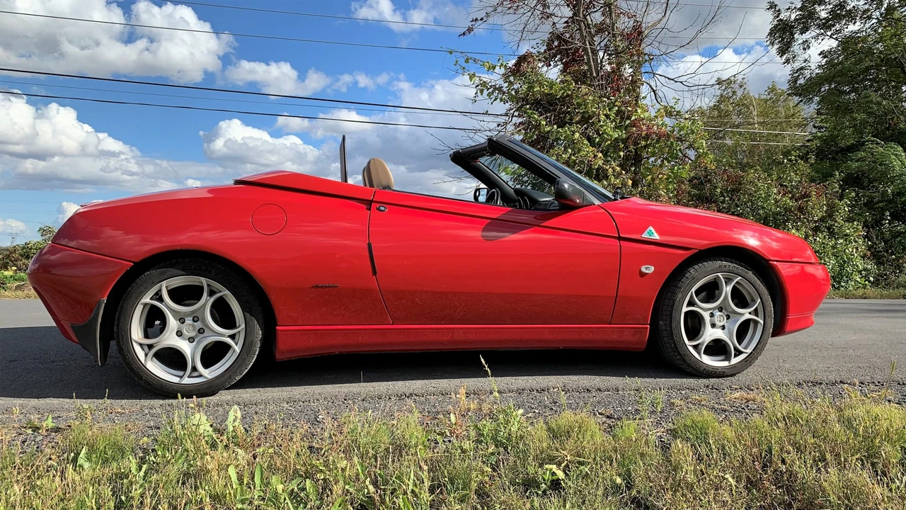1996 Alfa Romeo 916 GTV & Spider - Image 30 of 31
