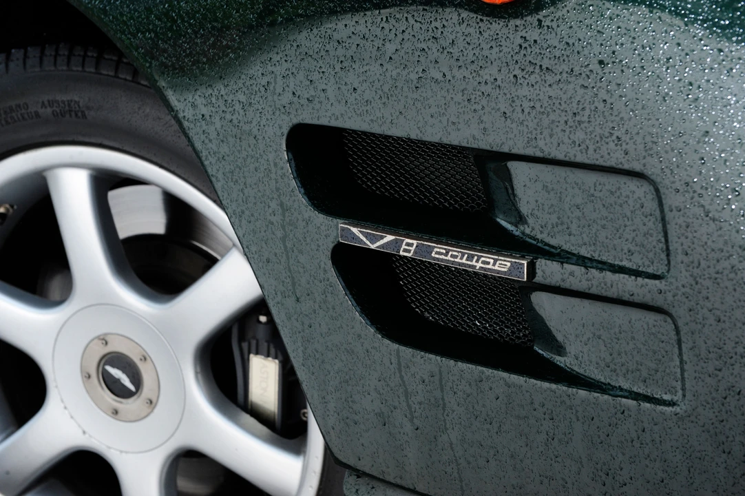 1996 Aston Martin V8 Coupe - Image 6 of 14