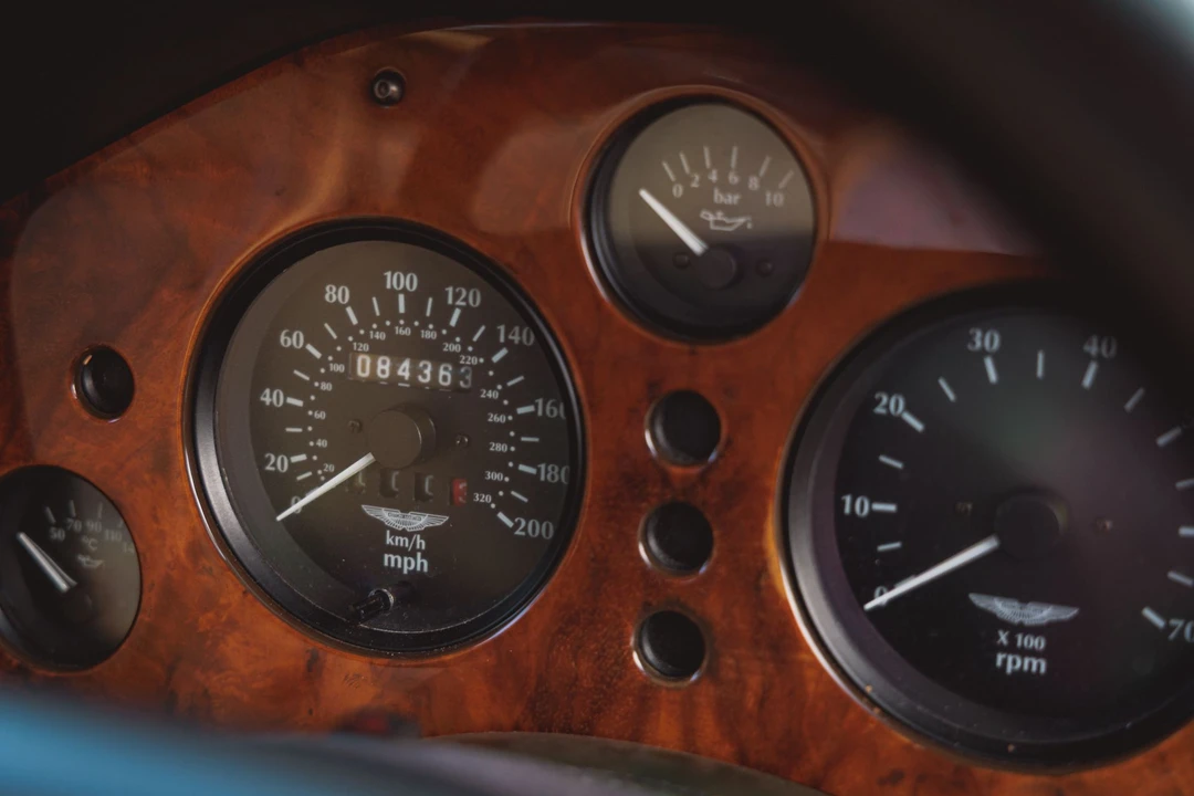 1996 Aston Martin V8 Coupe - Image 8 of 31