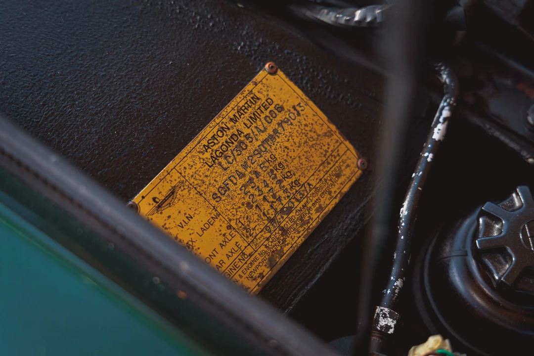 1996 Aston Martin V8 Coupe - Image 20 of 31