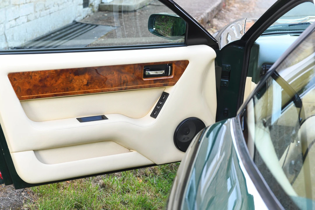 1996 Aston Martin V8 Coupe - Image 24 of 31