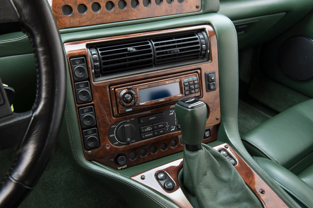 1996 Aston Martin V8 Coupe - Image 17 of 31