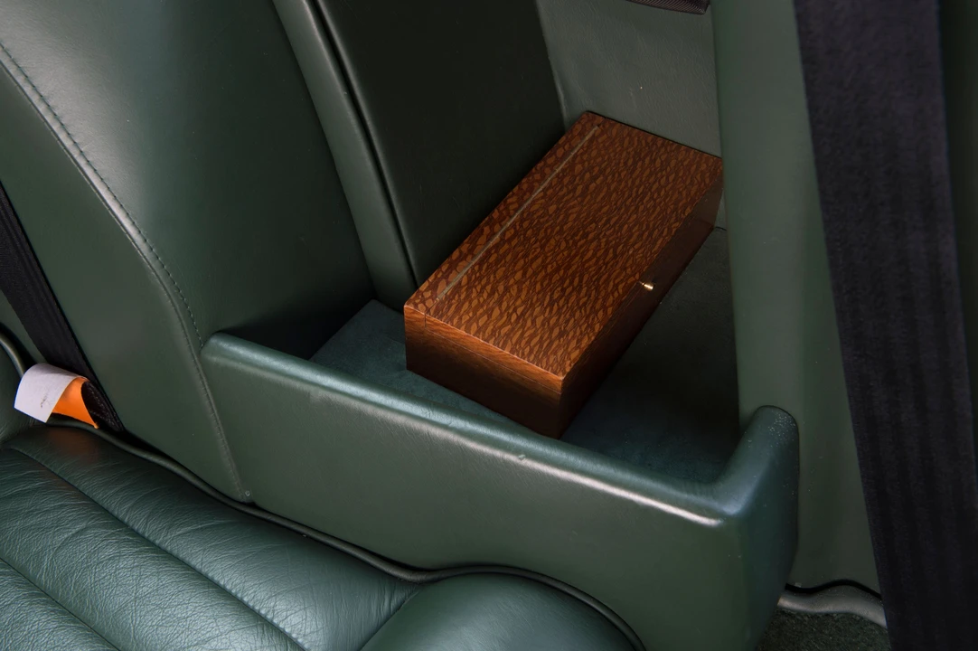 1996 Aston Martin V8 Coupe - Image 23 of 31