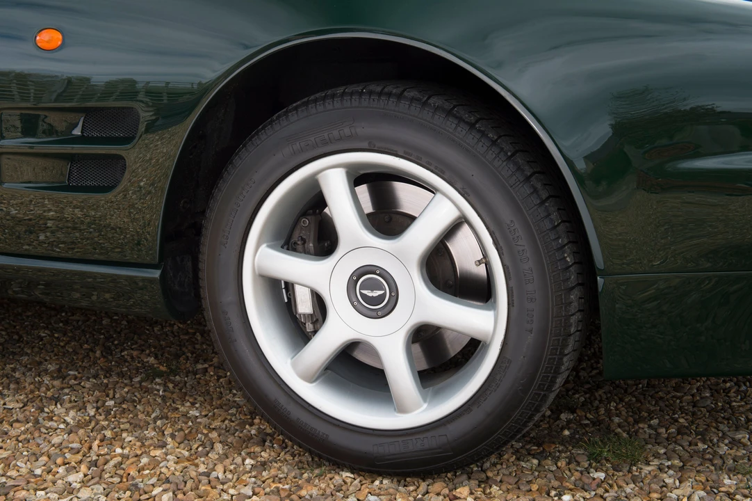 1996 Aston Martin V8 Coupe - Image 6 of 31