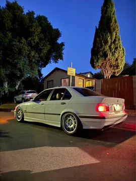 1996 BMW 3 Series 328i Sedan 4D