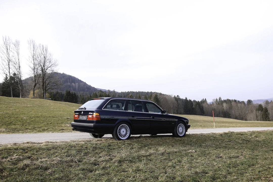 1996 BMW Alpina B10 - Image 8 of 31