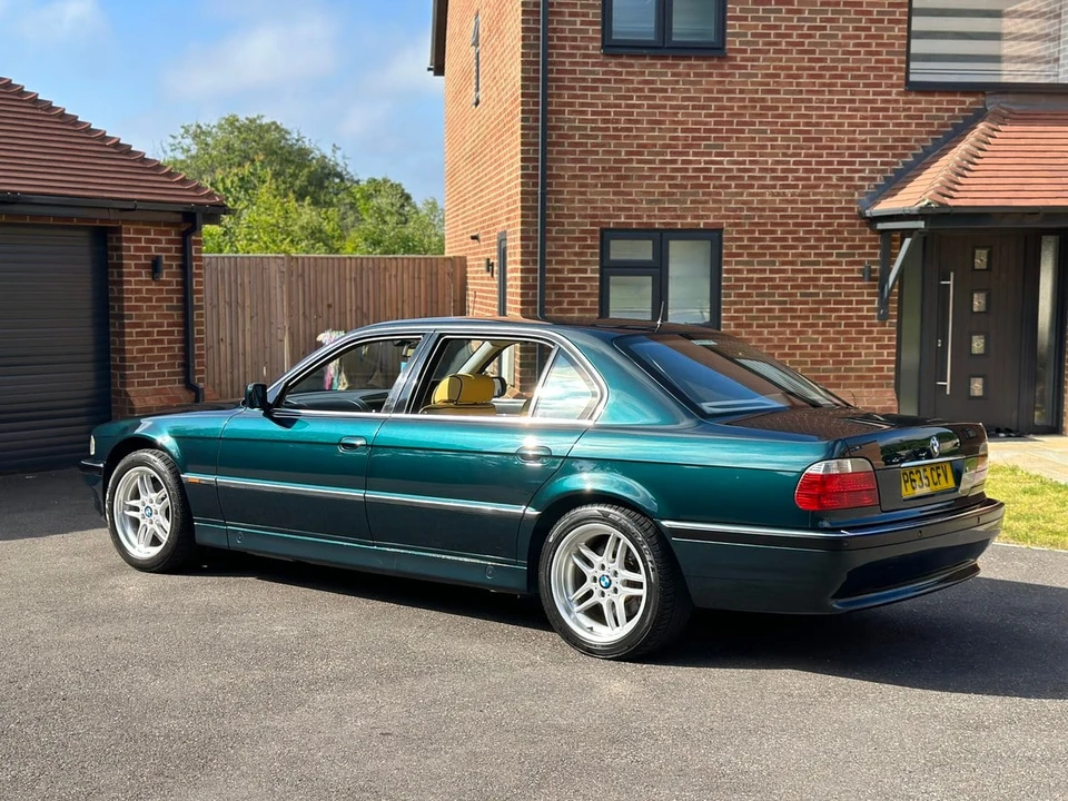 1996 BMW E38 750i & 750iL Sedan - Image 15 of 30