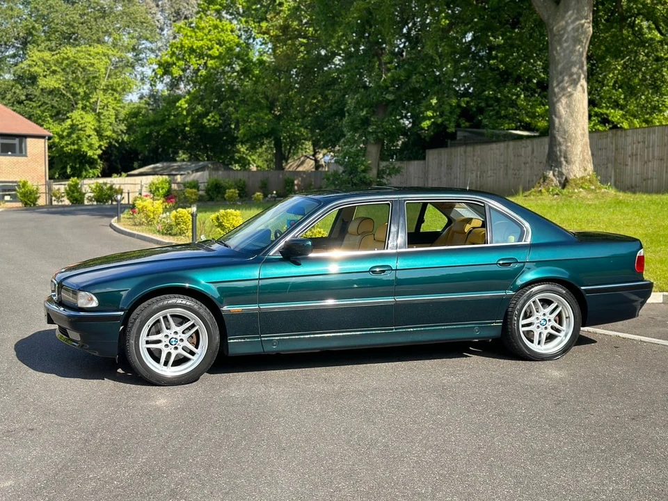 1996 BMW E38 750i & 750iL Sedan - Image 14 of 30