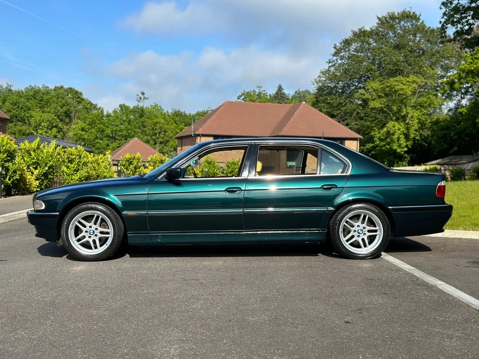 1996 BMW E38 750i & 750iL Sedan - Image 13 of 30