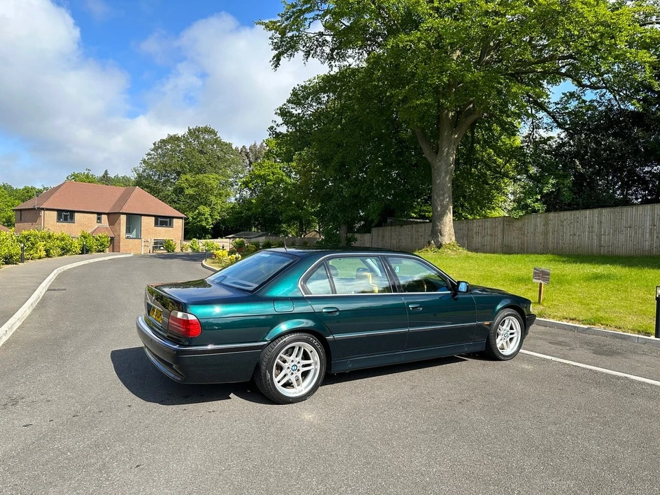 1996 BMW E38 750i & 750iL Sedan - Image 9 of 30