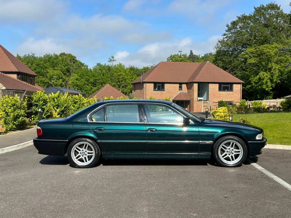 1996 BMW E38 750i & 750iL Sedan - Image 11 of 30