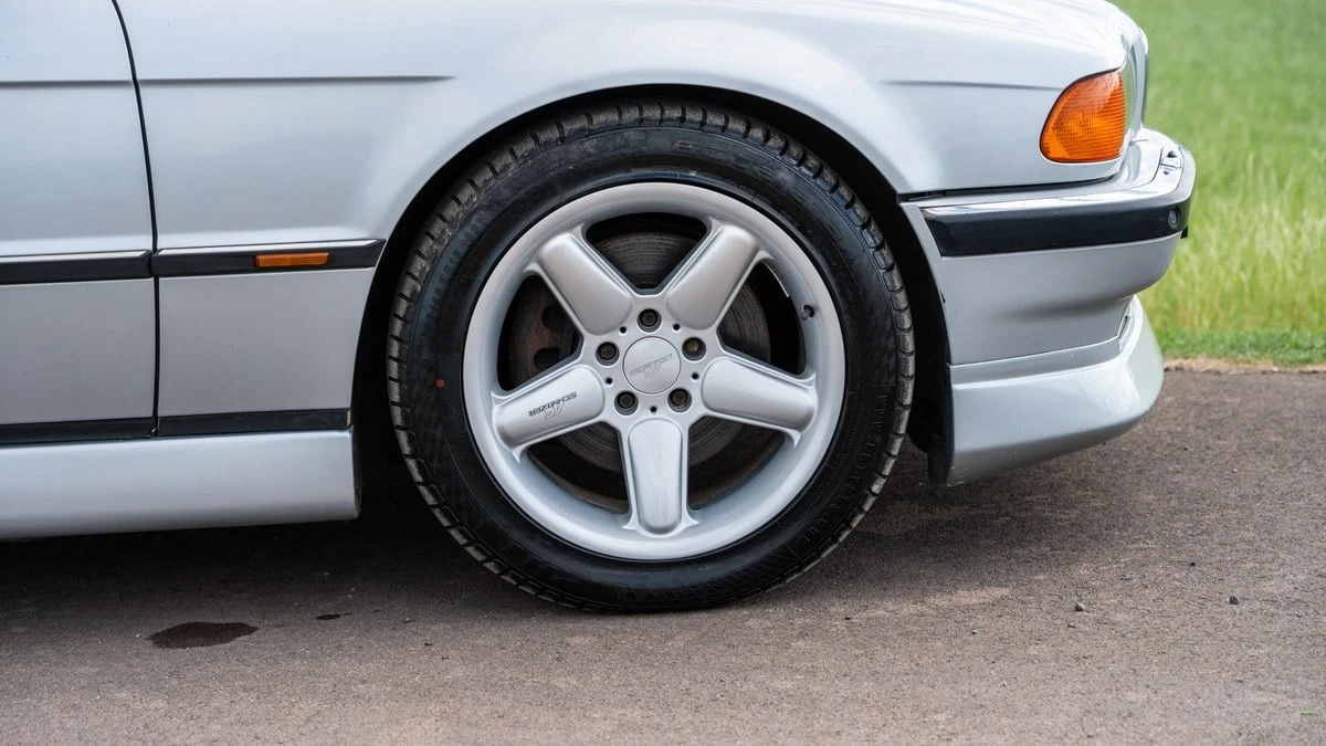 1996 BMW E38 750i & 750iL Sedan - Image 11 of 30