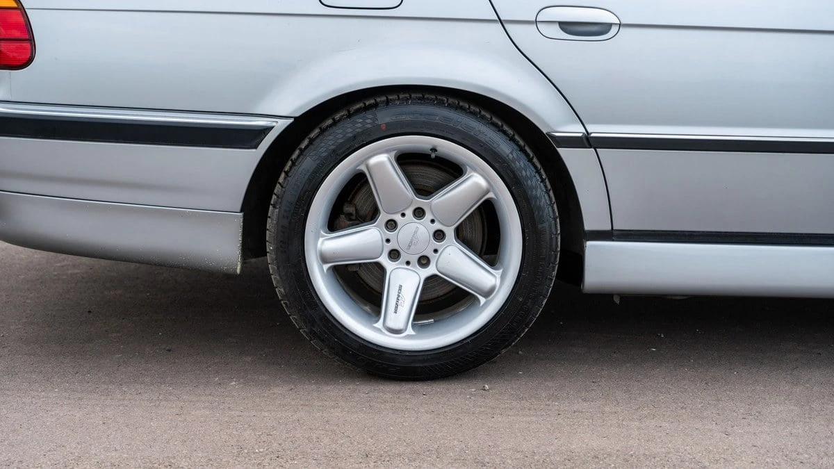 1996 BMW E38 750i & 750iL Sedan - Image 12 of 30