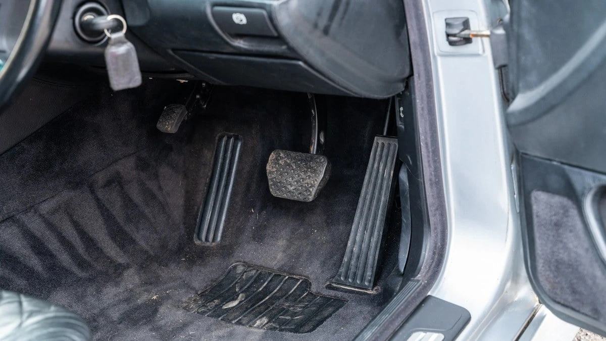 1996 BMW E38 750i & 750iL Sedan - Image 16 of 30