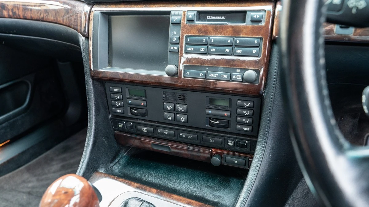 1996 BMW E38 750i & 750iL Sedan - Image 25 of 30