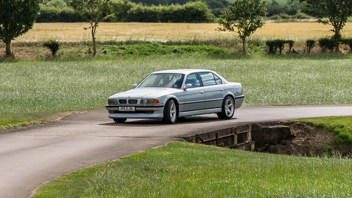 1996 BMW E38 750i & 750iL Sedan - Image 2 of 30