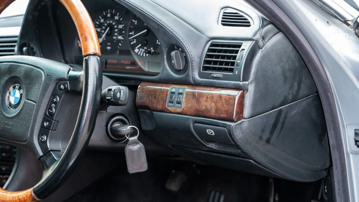 1996 BMW E38 750i & 750iL Sedan - Image 15 of 30