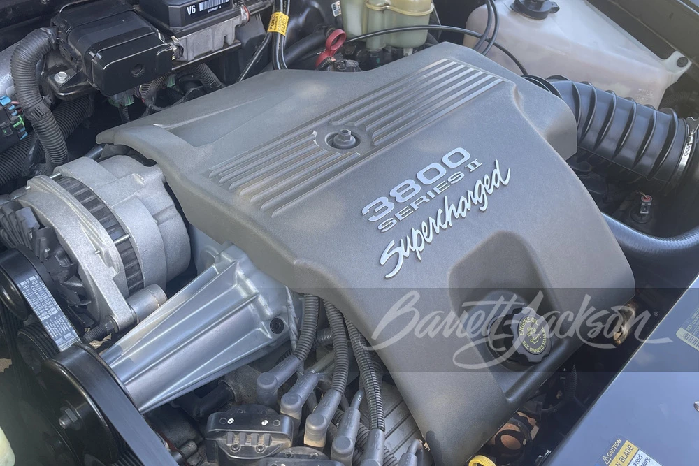 1996 Buick Riviera 8th Gen - Image 2 of 5