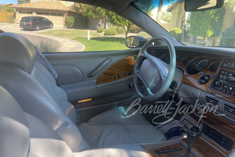 1996 Buick Riviera 8th Gen - Image 3 of 5