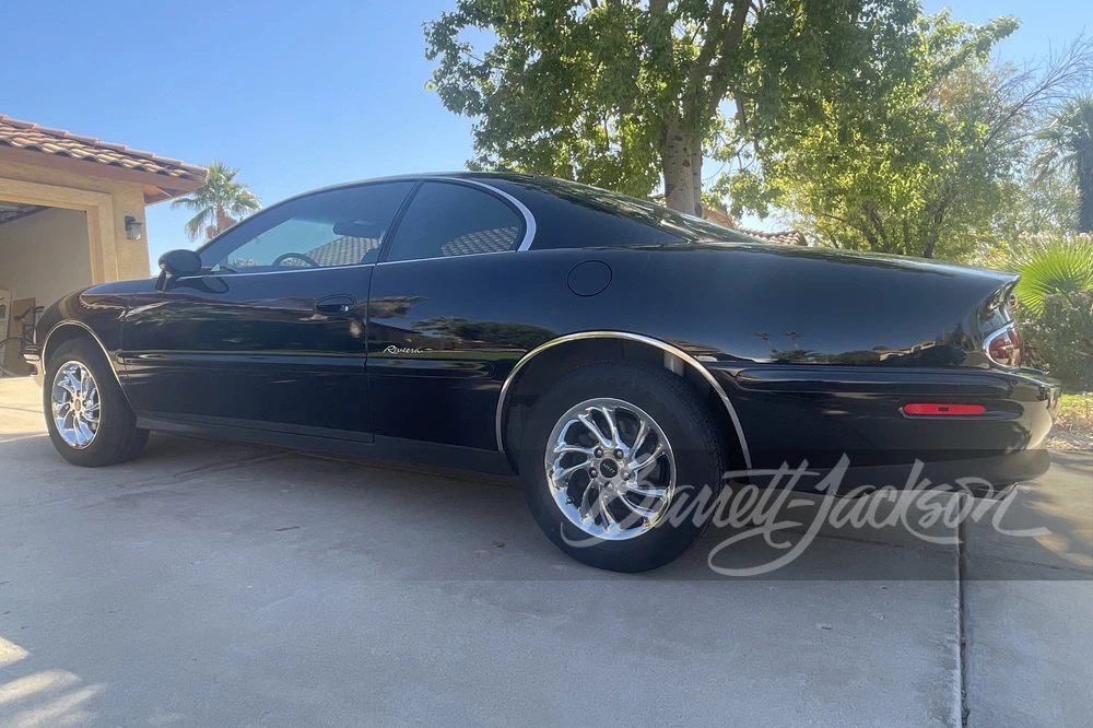 1996 Buick Riviera 8th Gen - Image 4 of 5