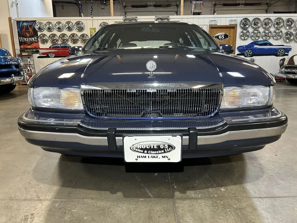 1996 Buick Roadmaster - Image 2 of 21