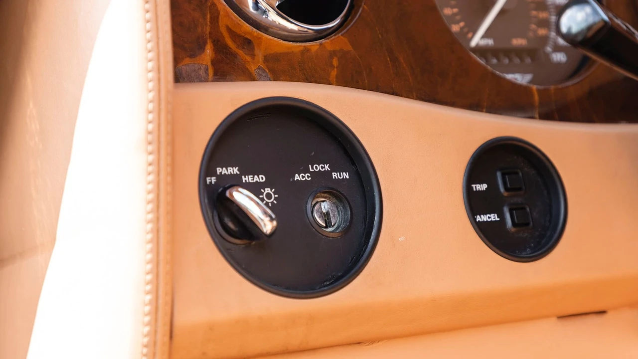 1996 Bentley Azure 1st Gen - Image 14 of 31