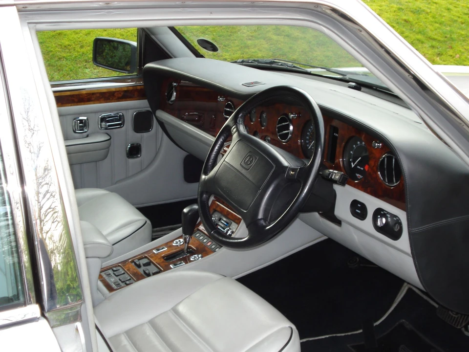 1996 Bentley Brooklands - Image 8 of 10