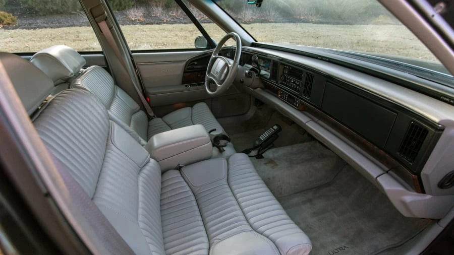 1996 Buick Park Avenue - Image 5 of 12